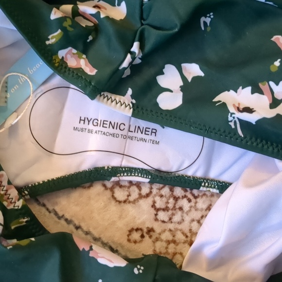 **3/$10** Cupshe Bikini Bottoms Size Medium - Picture 5 of 7